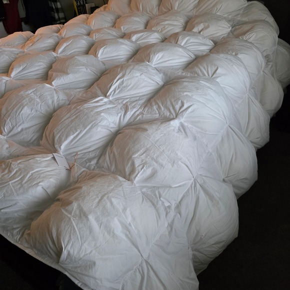Quince White Organic Cotton Pintuck Down Alternative Comforter King Cal King - Picture 5 of 10